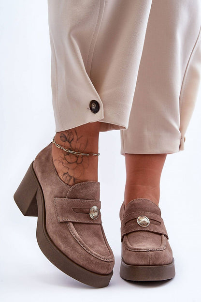 beige heeled low shoes front view