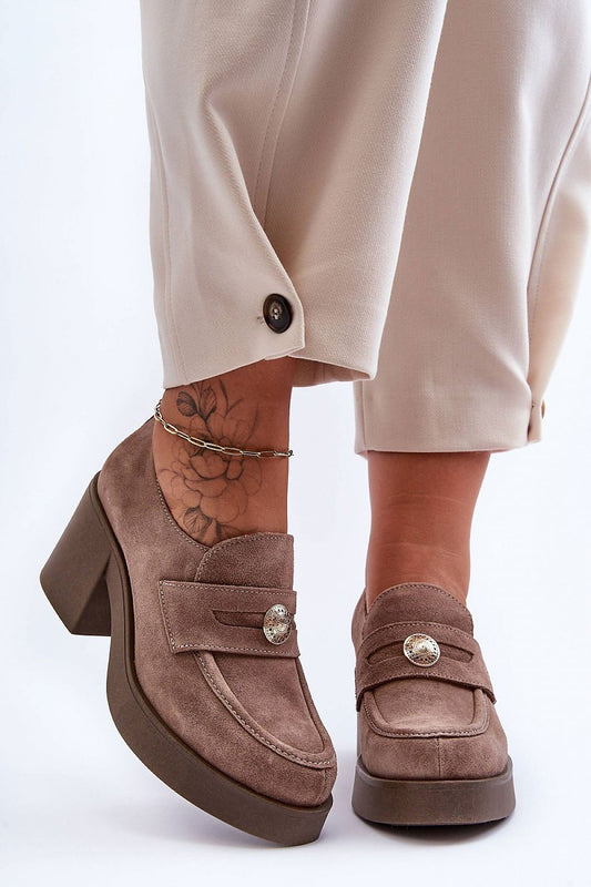 beige heeled low shoes front view