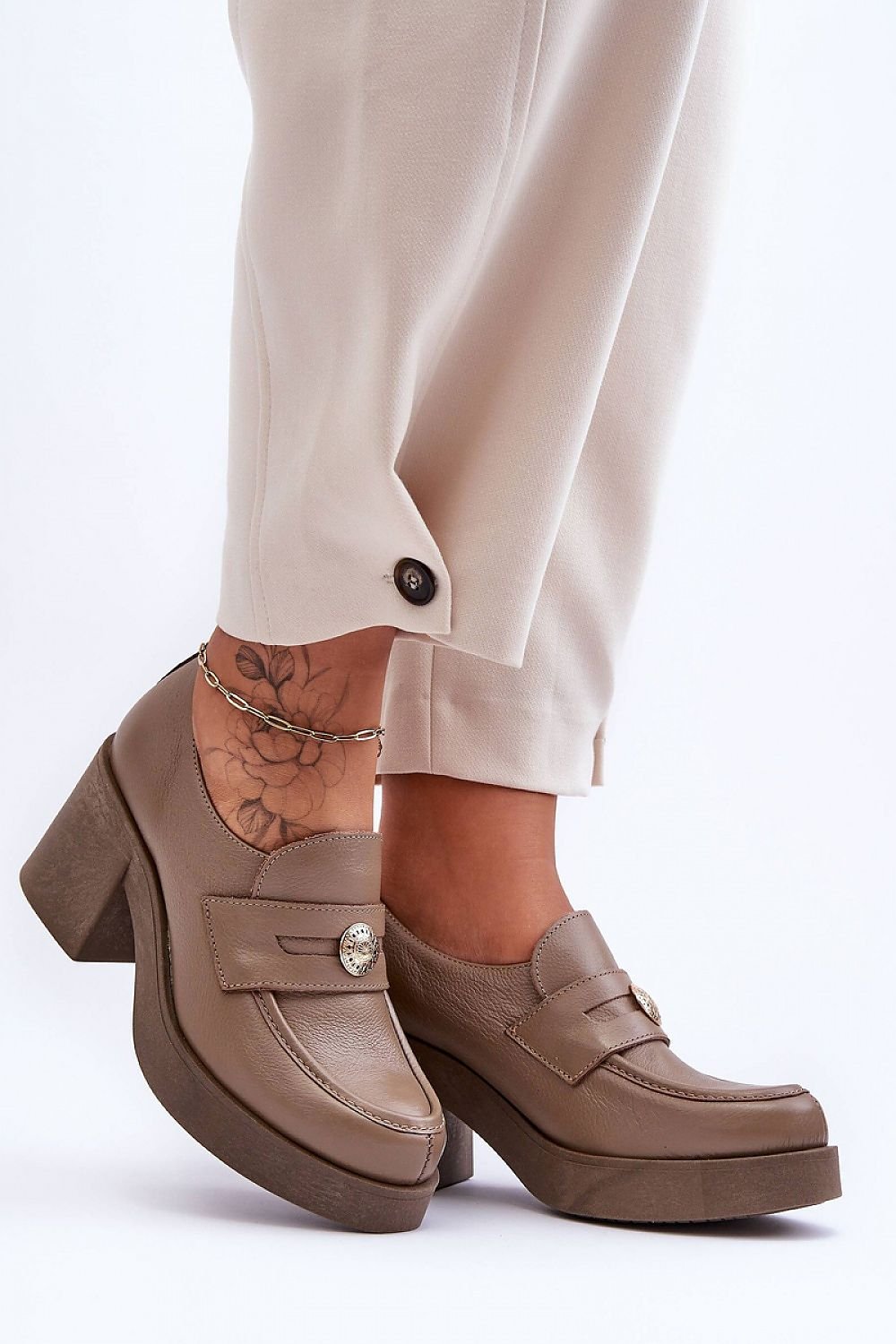 beige heeled low shoes view 6