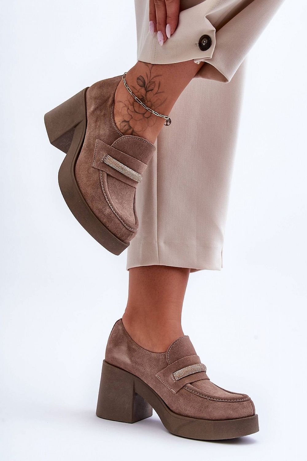 beige heeled low shoes alternate angle