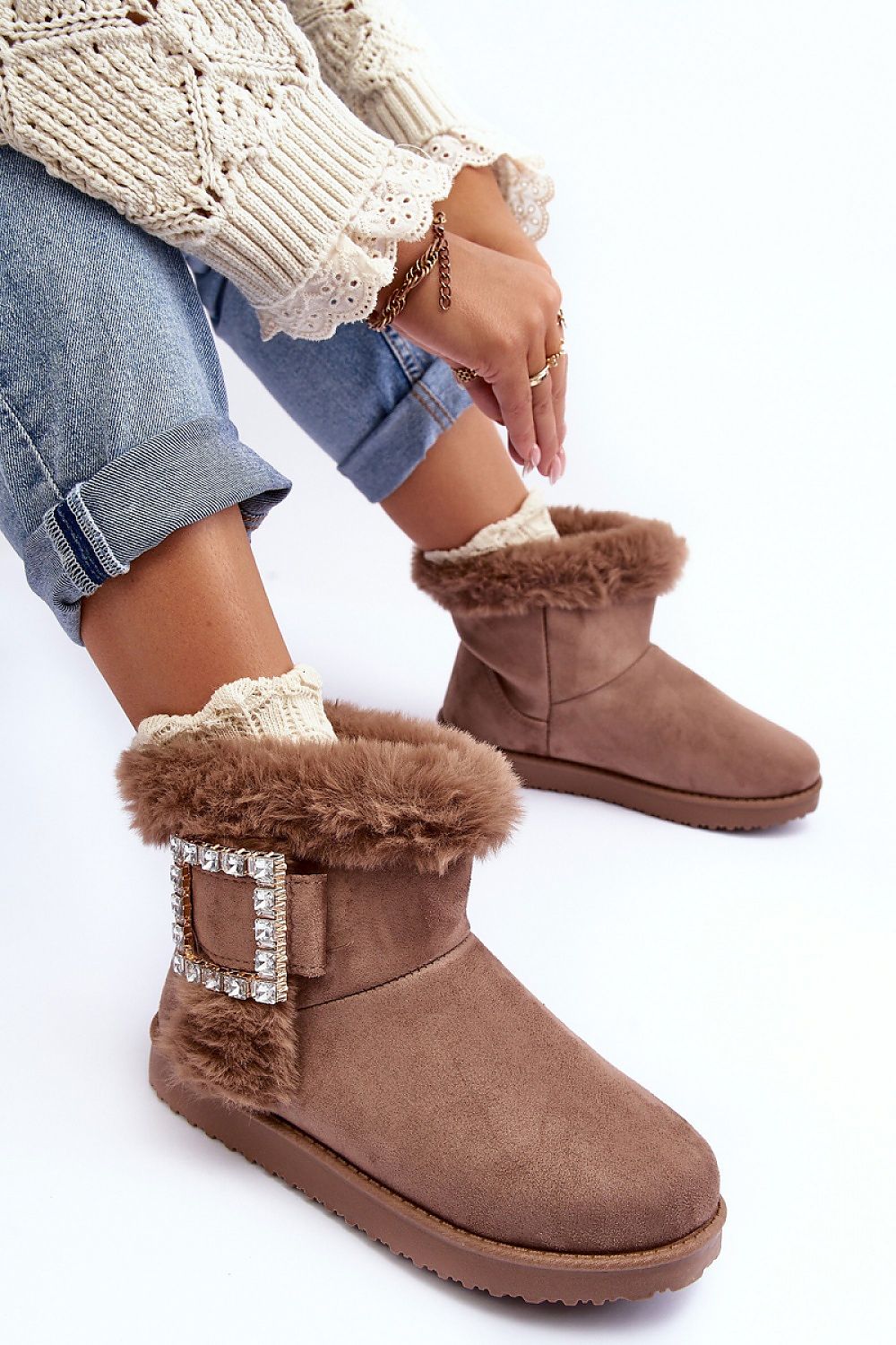 beige snow boots view 8