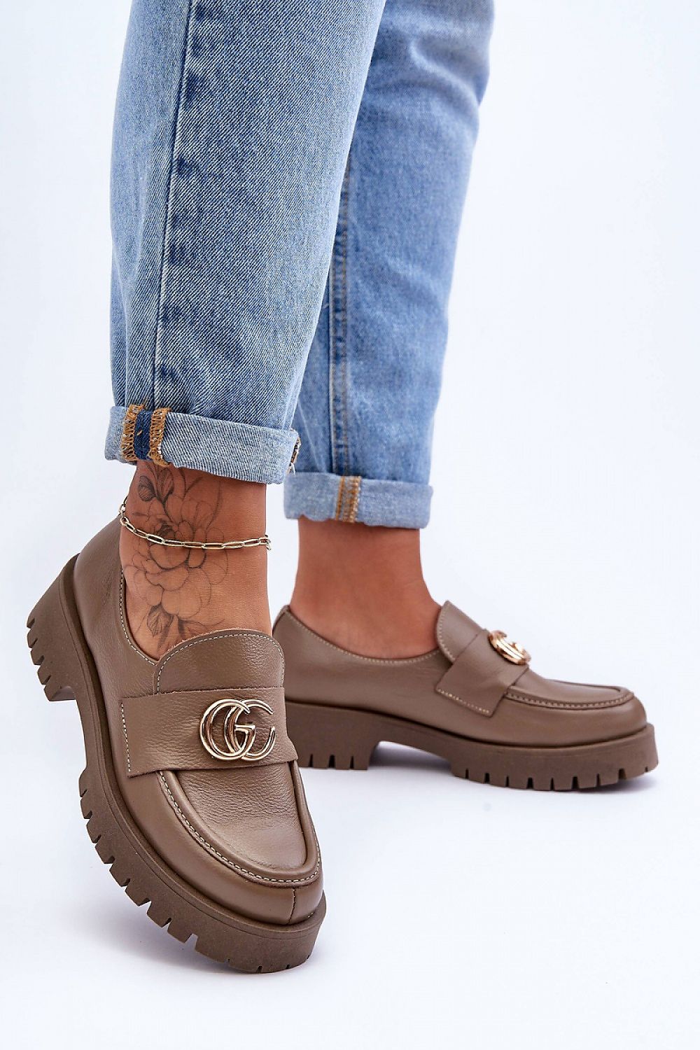 beige heeled low shoes front view